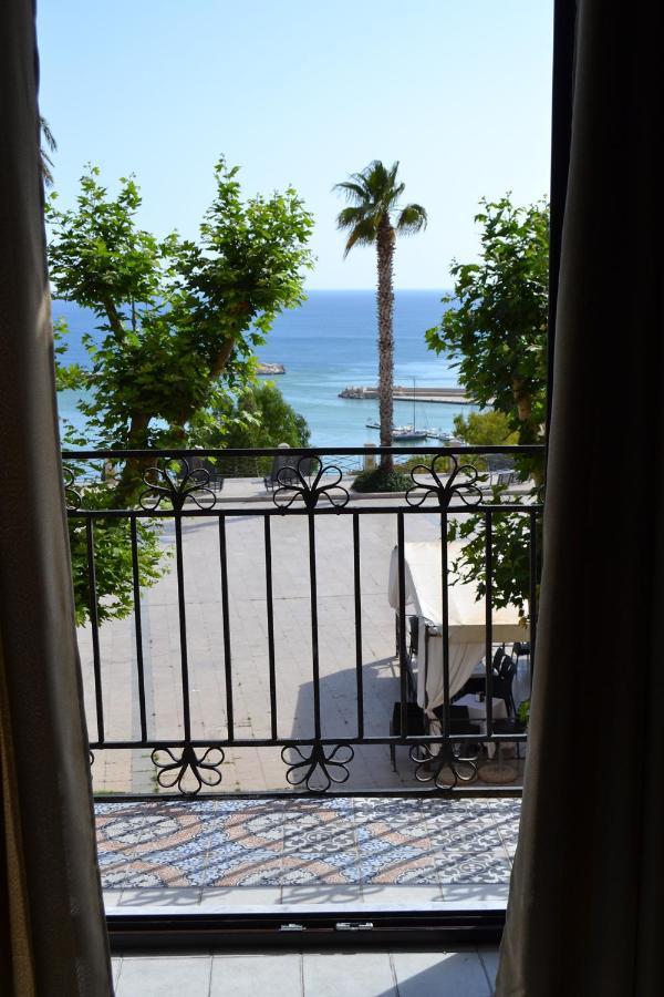 Bnb Agora Panoramic Rooms ชากกา ภายนอก รูปภาพ