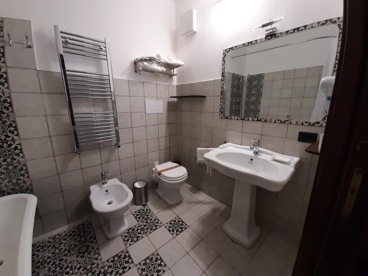 Bnb Agora Panoramic Rooms ชากกา ภายนอก รูปภาพ